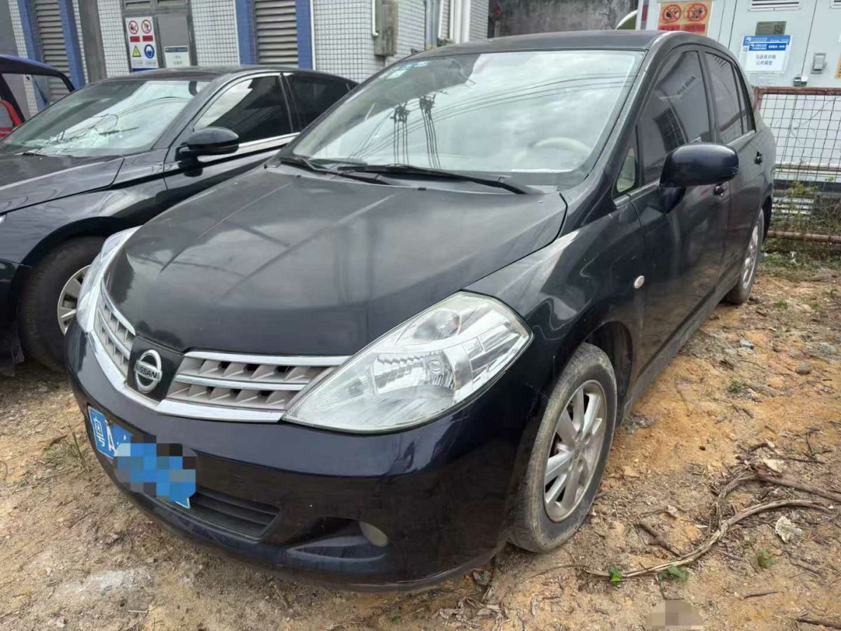 Nissan Tiida Sedan 汽车图片 