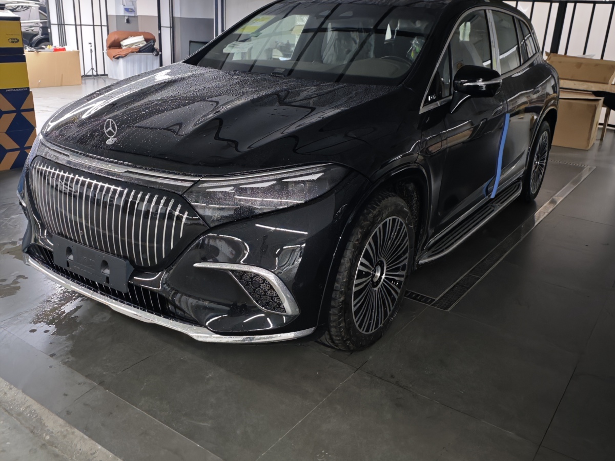 Mercedes-Benz MaybachEQS SUV 2025 Mercedes-Benz MaybachEQS SUV 2025 immagine di auto