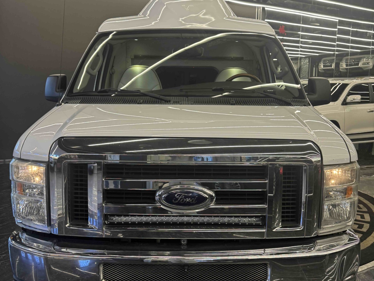 Ford E350 2010 Ford E350 2010 car image