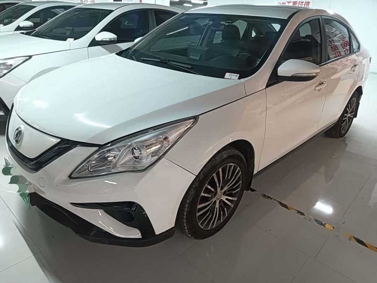 Forthing JOYEAR S50 2021 Forthing JOYEAR S50 2021 immagine di auto