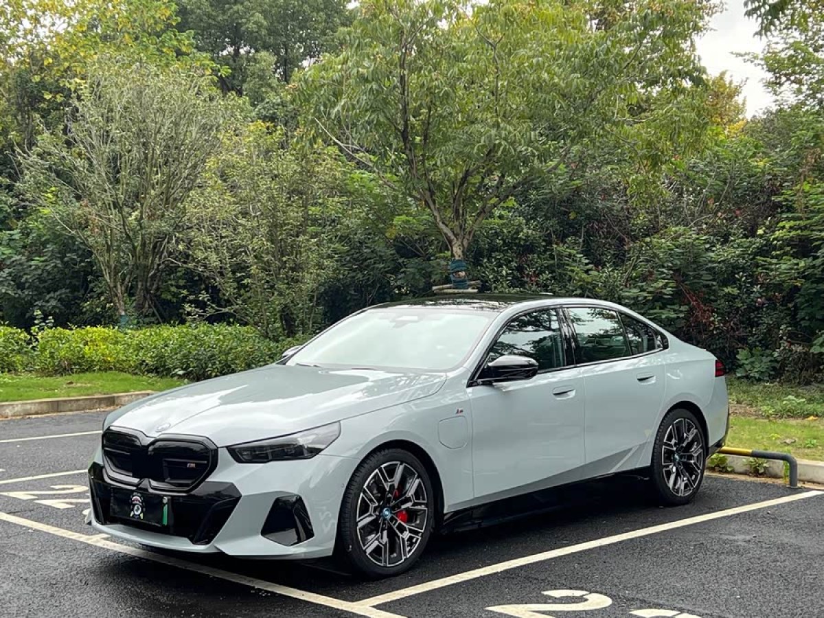 BMW i5 M60 2025 car image 