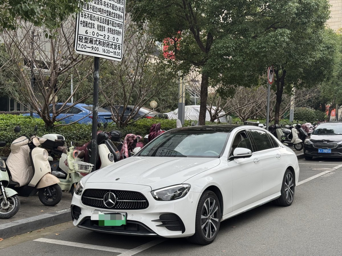 Mercedes-Benz E Class New Energy 2022 car image 