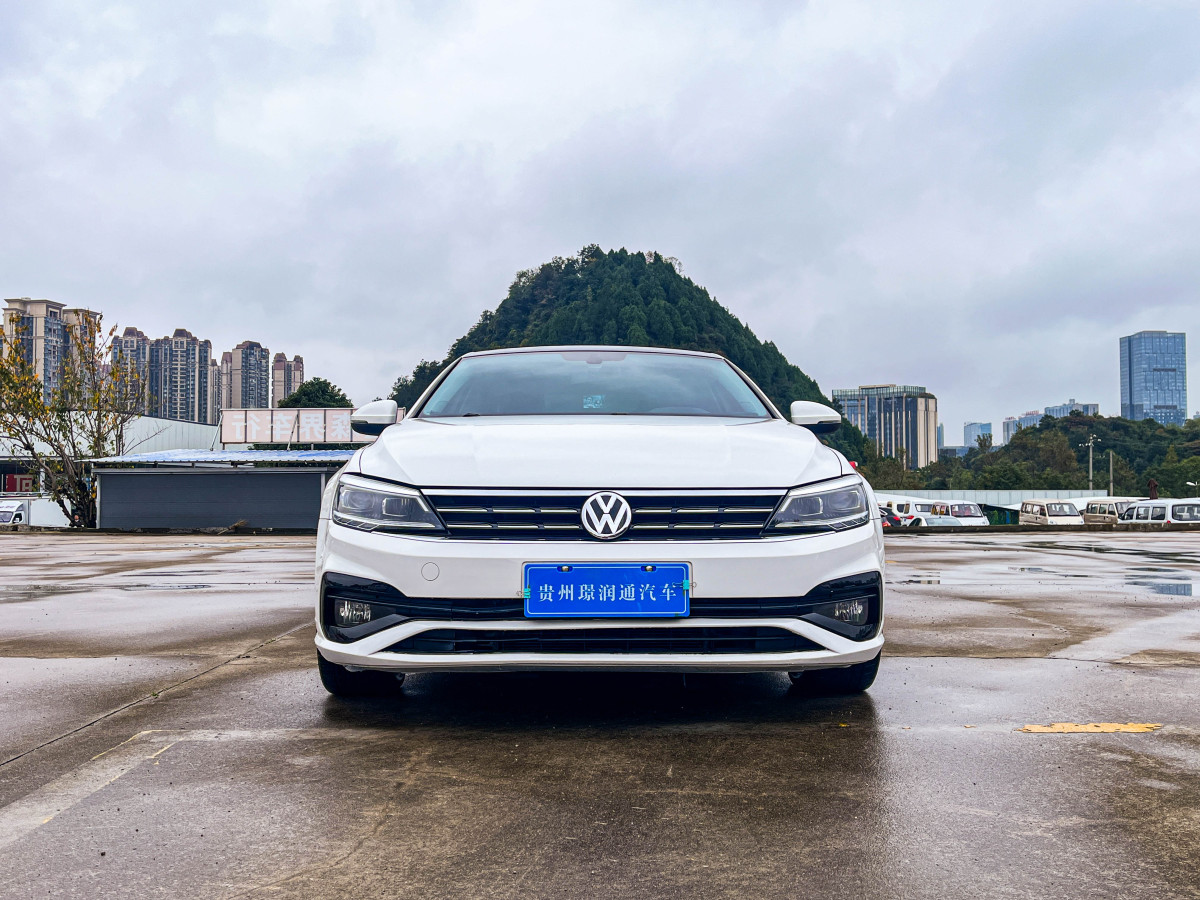 Volkswagen Lamando 2021 Volkswagen Lamando 2021 immagine di auto