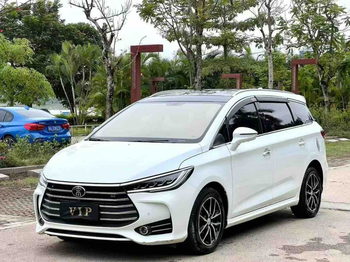 BYD Song MAX 2017 BYD Song MAX 2017 صورة سيارة