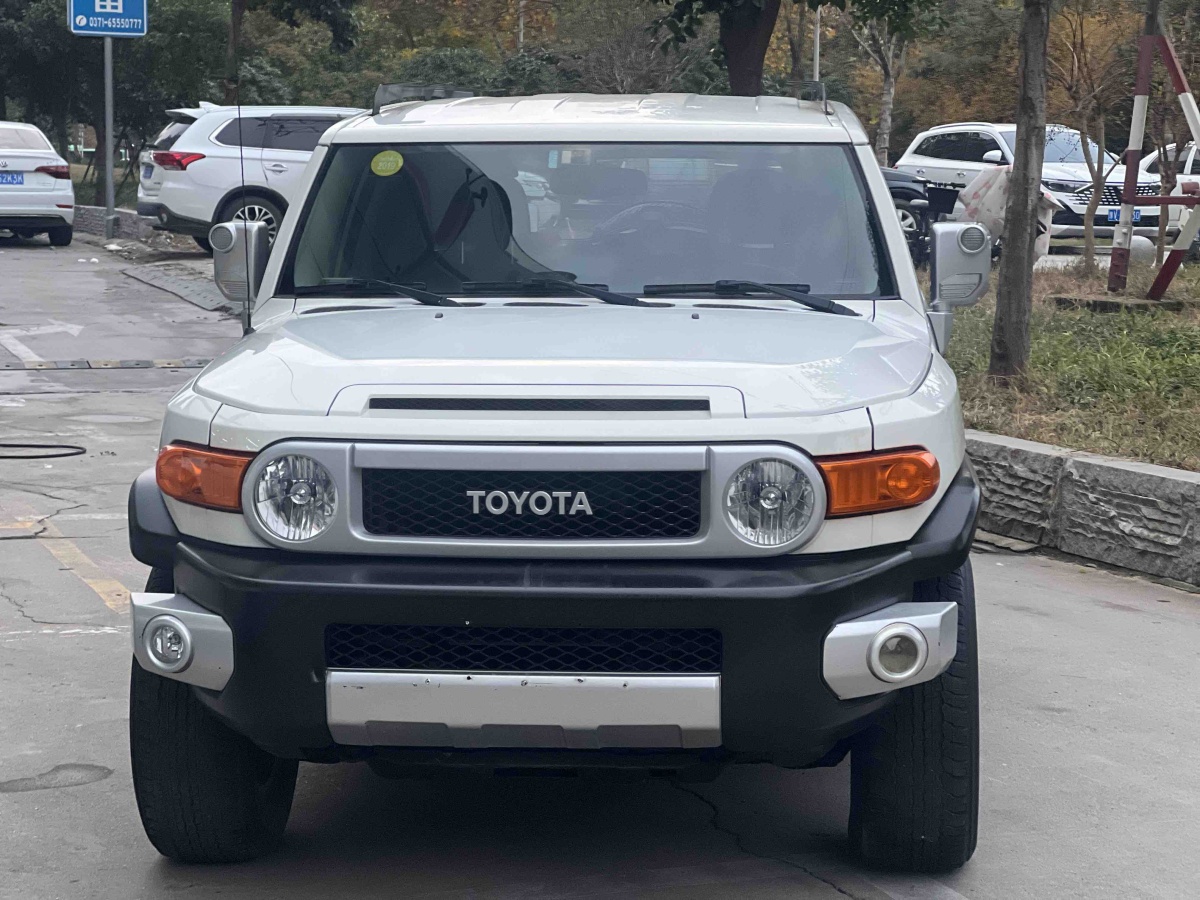 Toyota FJ Cruiser 2017 car image 