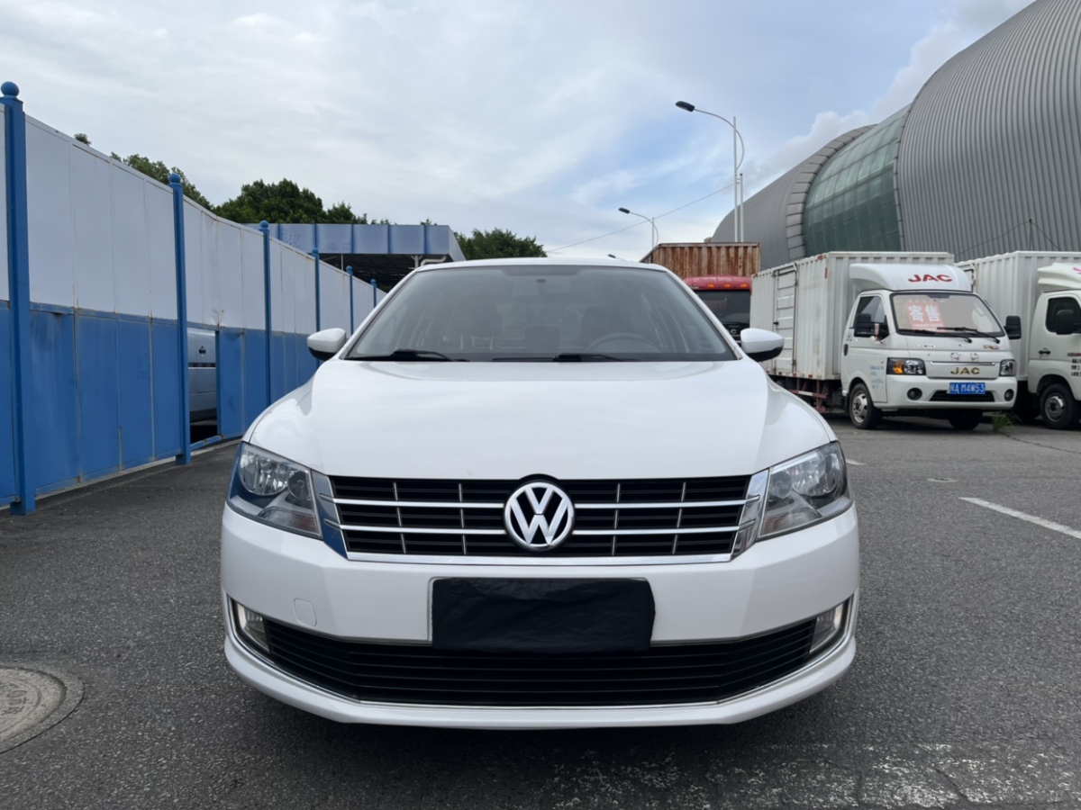 Volkswagen Gran Lavida 2014 Volkswagen Gran Lavida 2014 car image