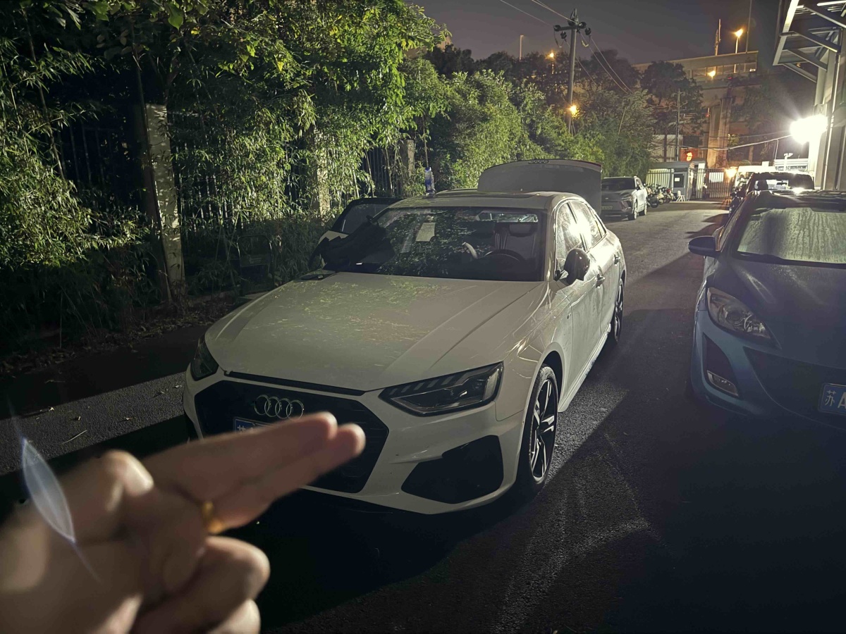 Audi A4 2023 car image 