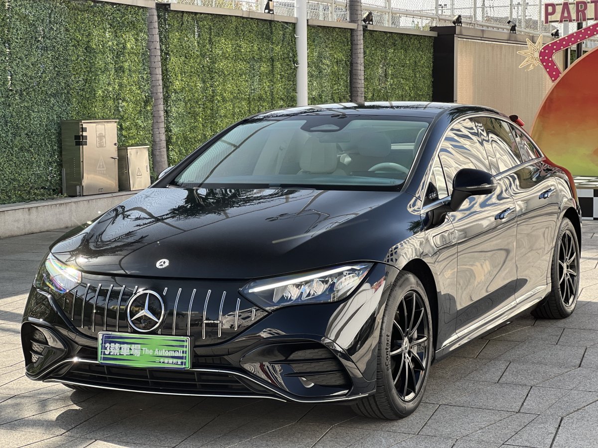 Mercedes-Benz EQE Class 2024 car image 