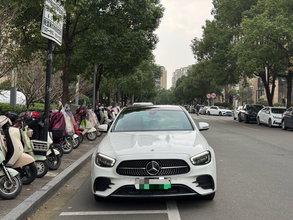 Mercedes-Benz E Class New Energy 2022 car image 