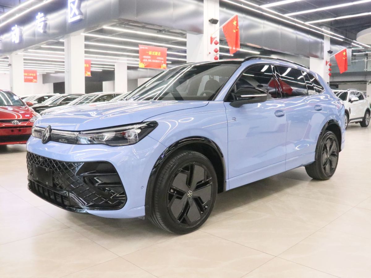 Volkswagen Tiguan L 2024 immagine di auto 