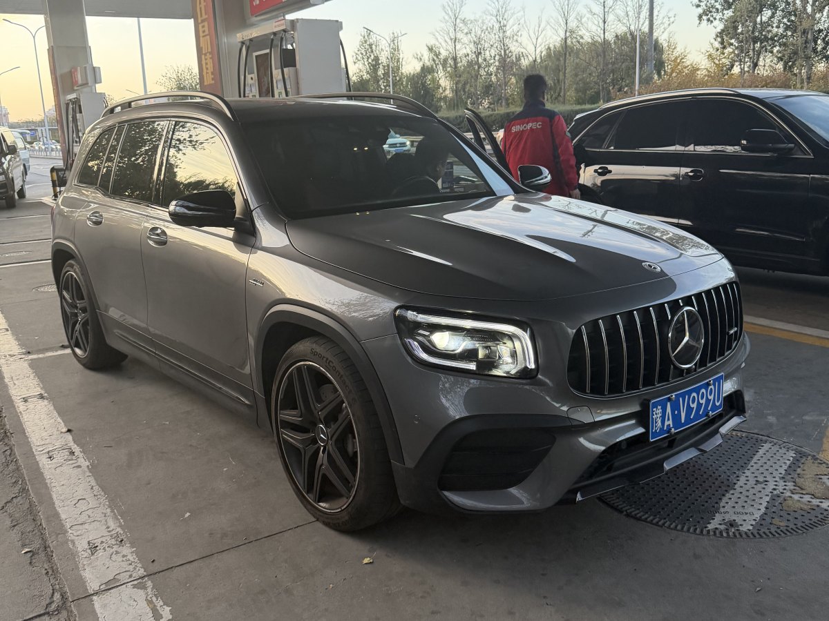 Mercedes-Benz GLB AMG 2022 immagine di auto 