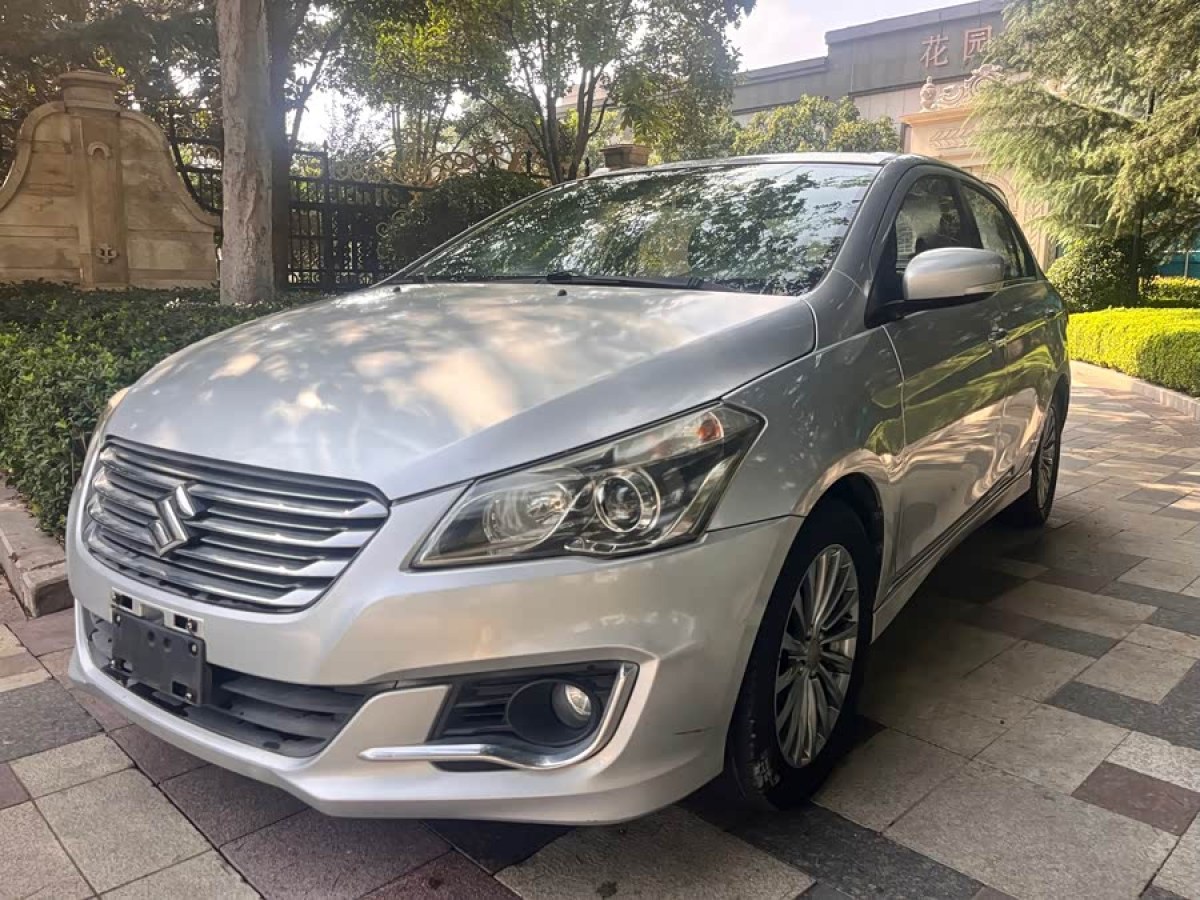 Suzuki Ciaz 2015 汽车图片 