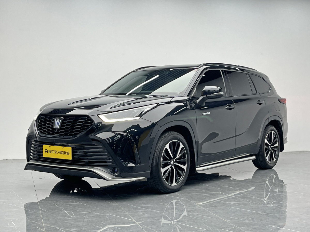 Toyota Crown Kluger 2024 immagine di auto 