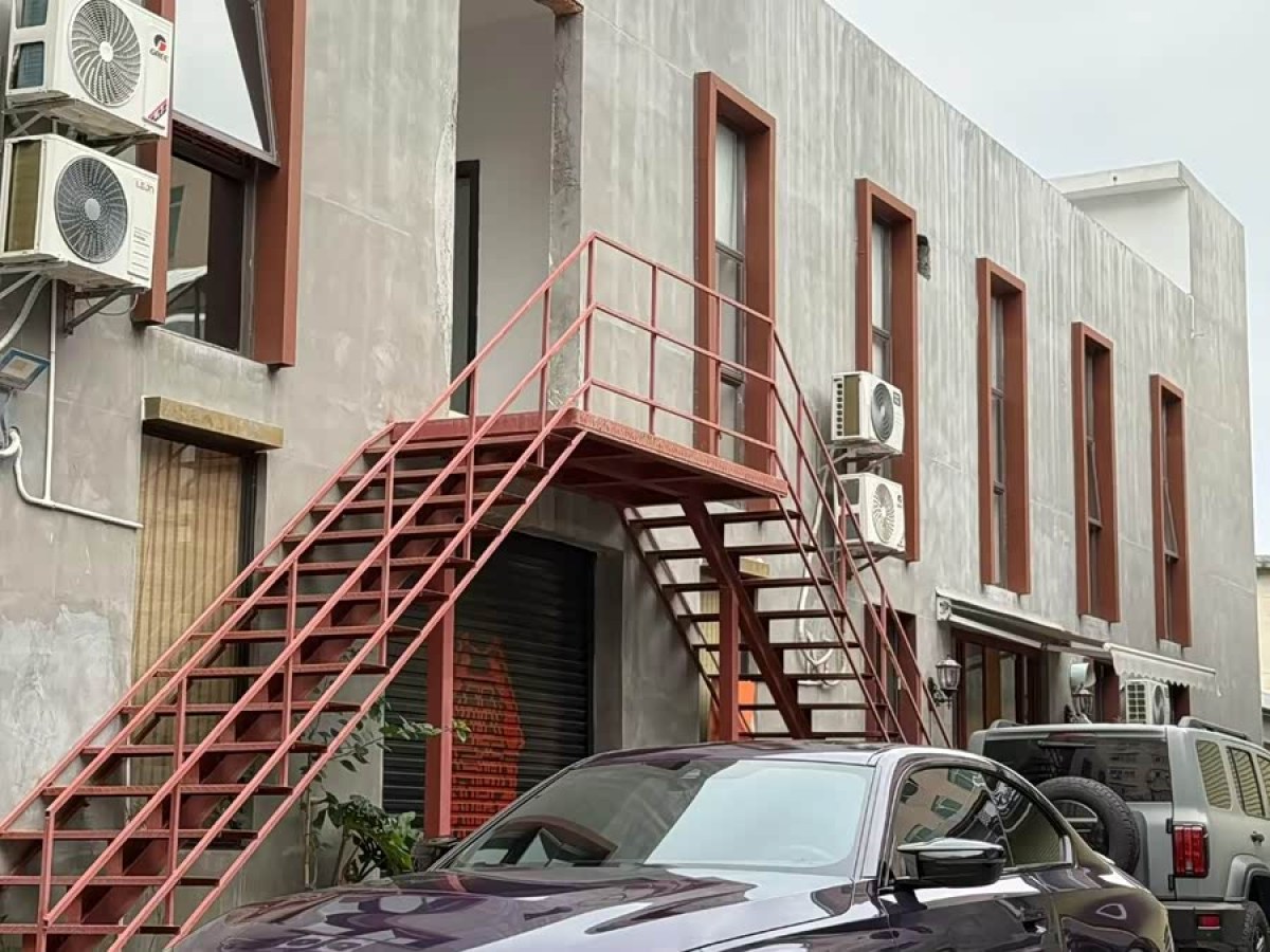 BMW M240i 2024 immagine di auto 