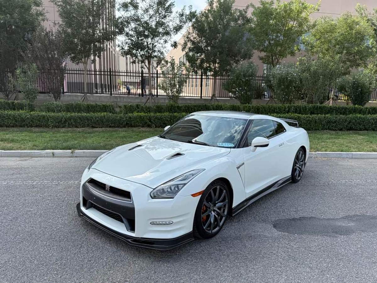 Nissan GT-R 2018 汽车图片 