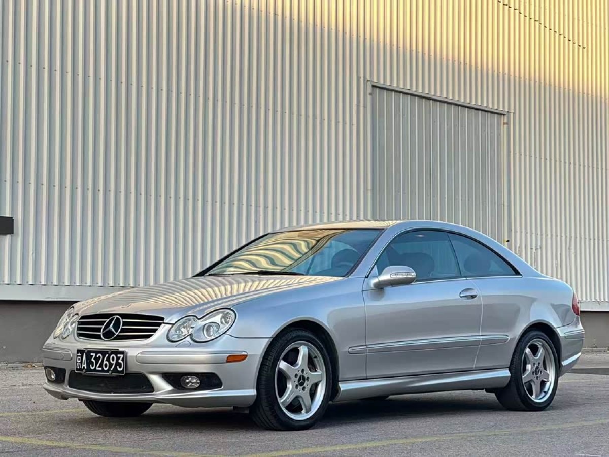 Mercedes-Benz CLK Class 2004 car image 