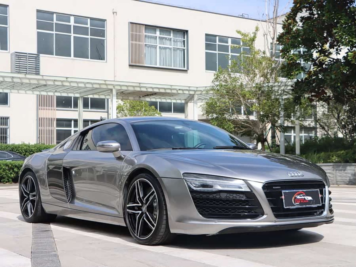 Audi R8 2016 car image 