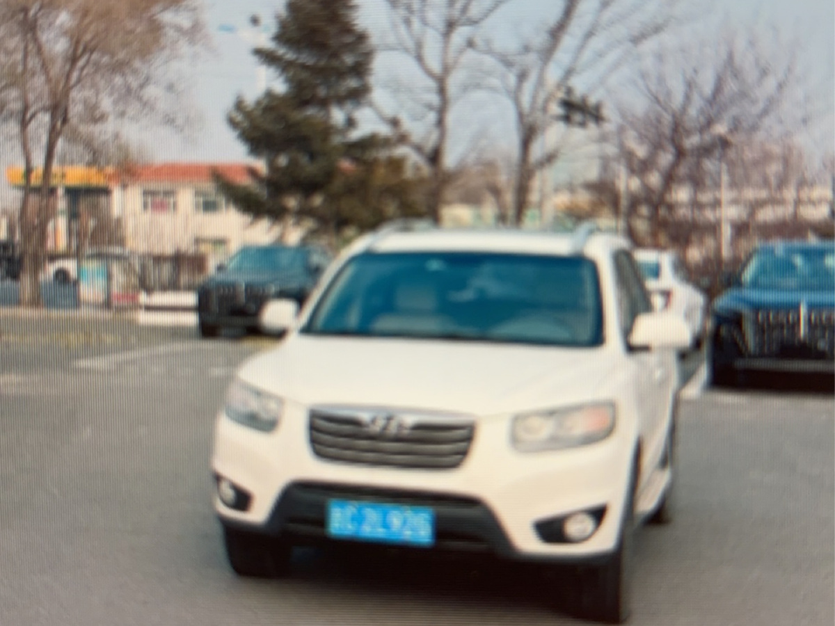 Hyundai Santa Fe Classic 2011 car image 