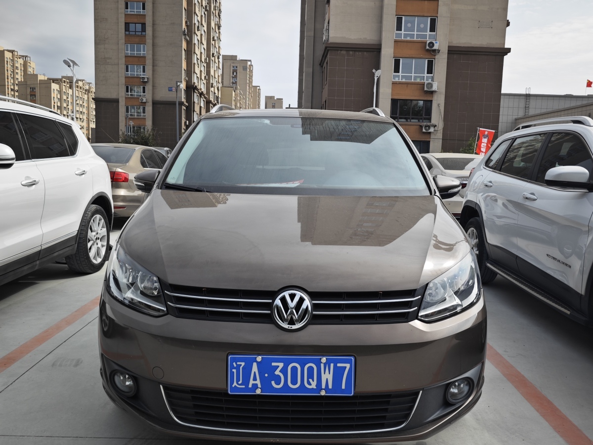 Volkswagen Touran 2013 car image 