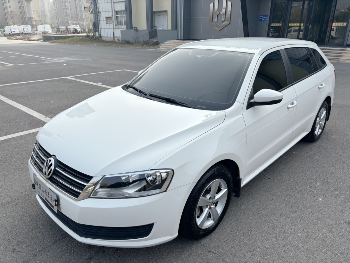 Volkswagen Gran Lavida 2015 immagine di auto 