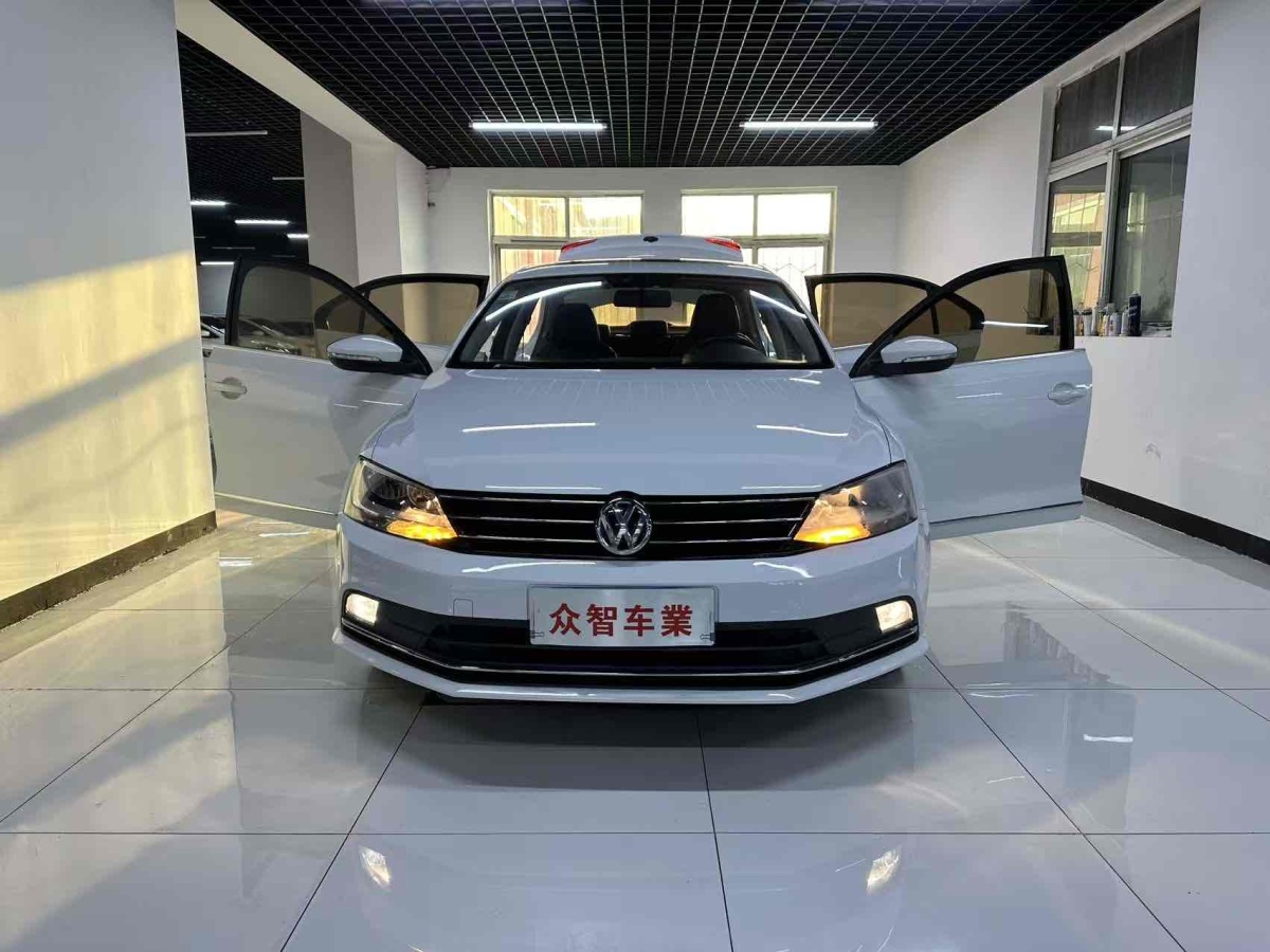 Volkswagen Sagitar 2015 immagine di auto 