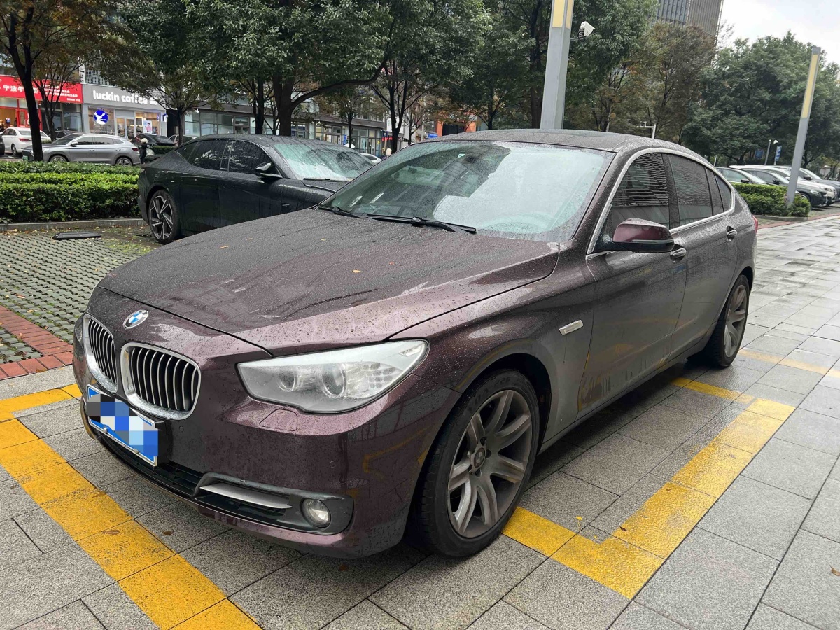 BMW 5 Series GT 2017 BMW 5 Series GT 2017 immagine di auto
