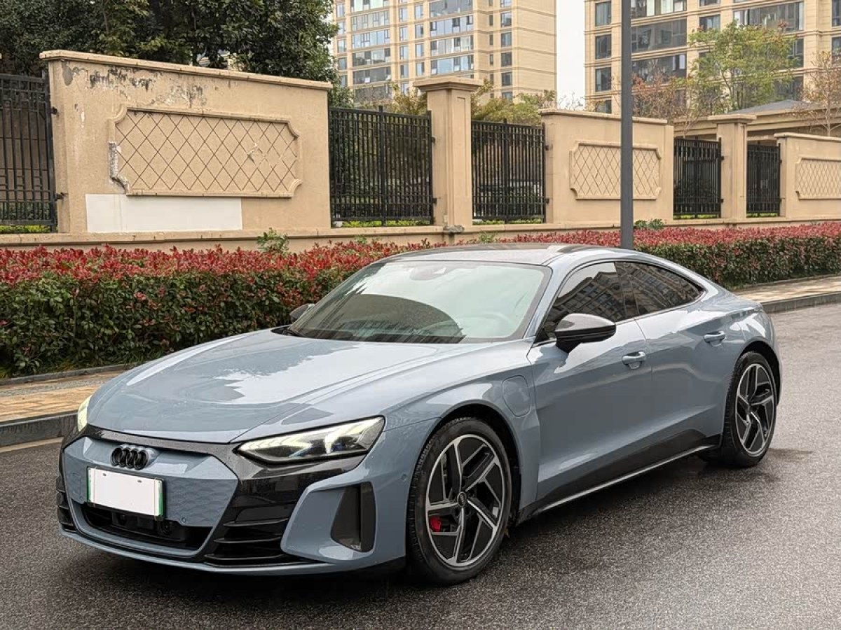 Audi RS e-tron GT 2024 car image 