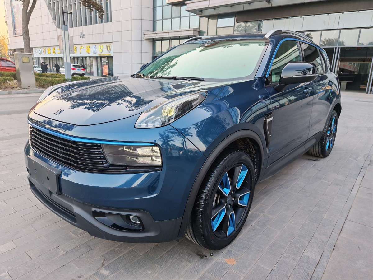 Lynk & Co 01 2019 car image 