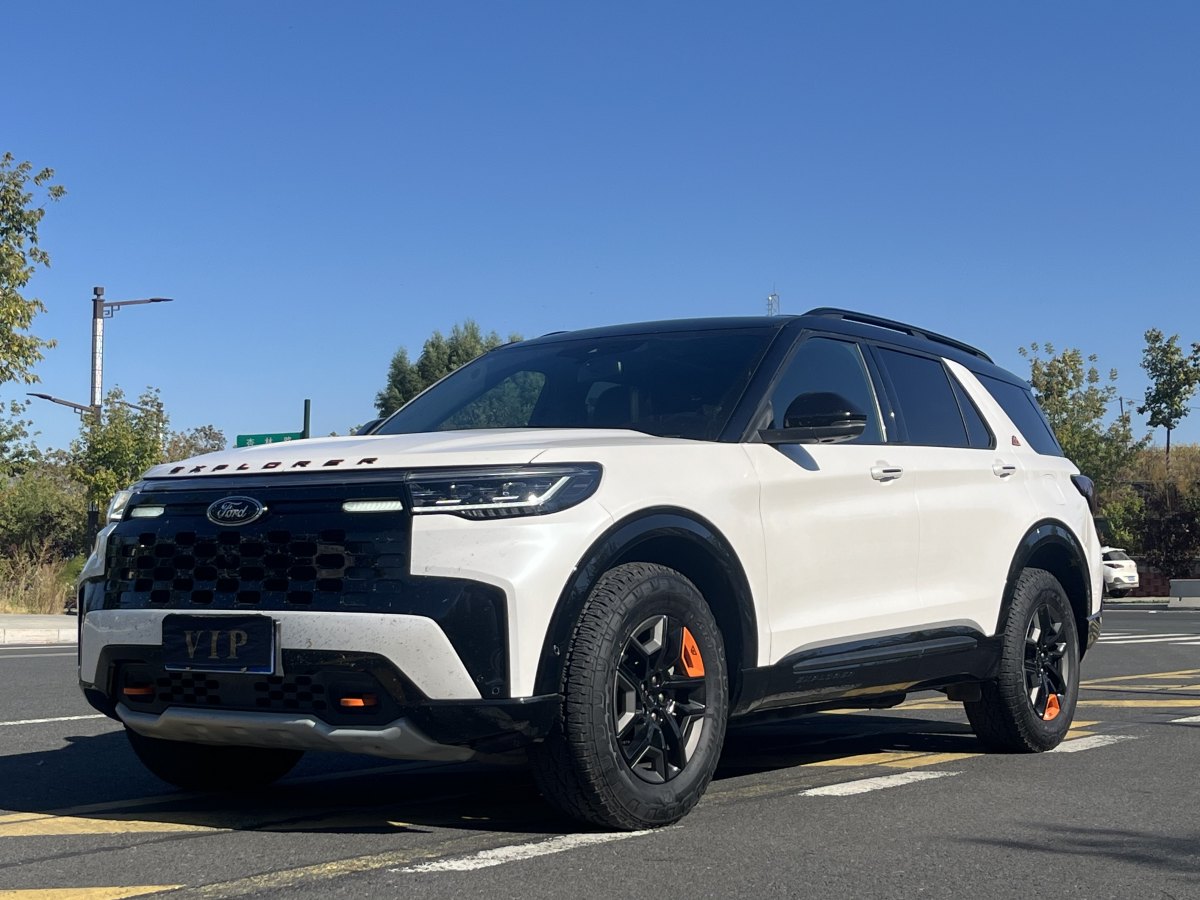 Ford Explorer 2025 car image 