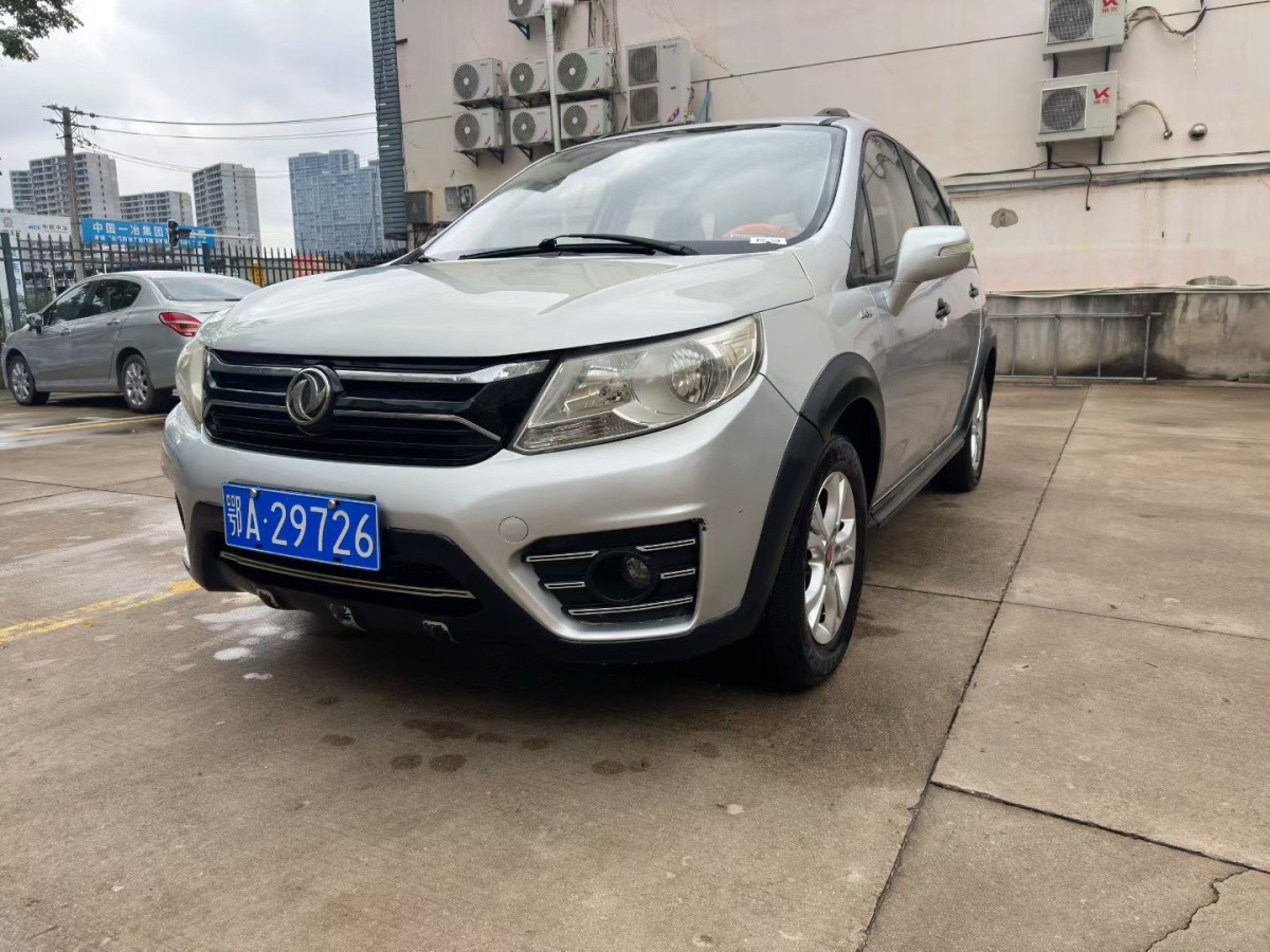 Forthing JOYEAR X3 2016 immagine di auto 