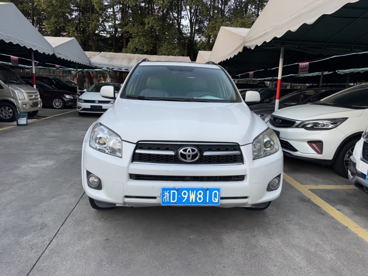Toyota RAV4 2011 Toyota RAV4 2011 car image