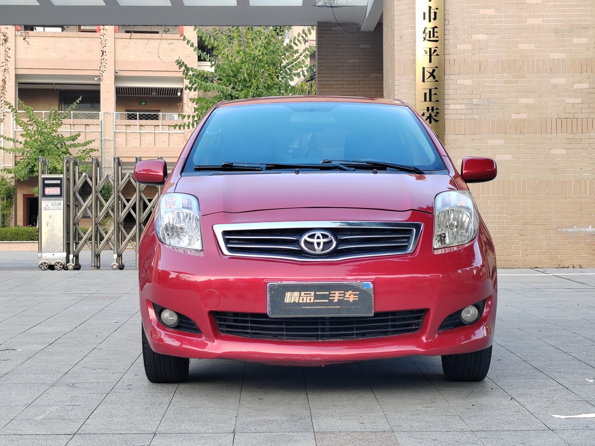 Toyota Yaris 2013 car image 
