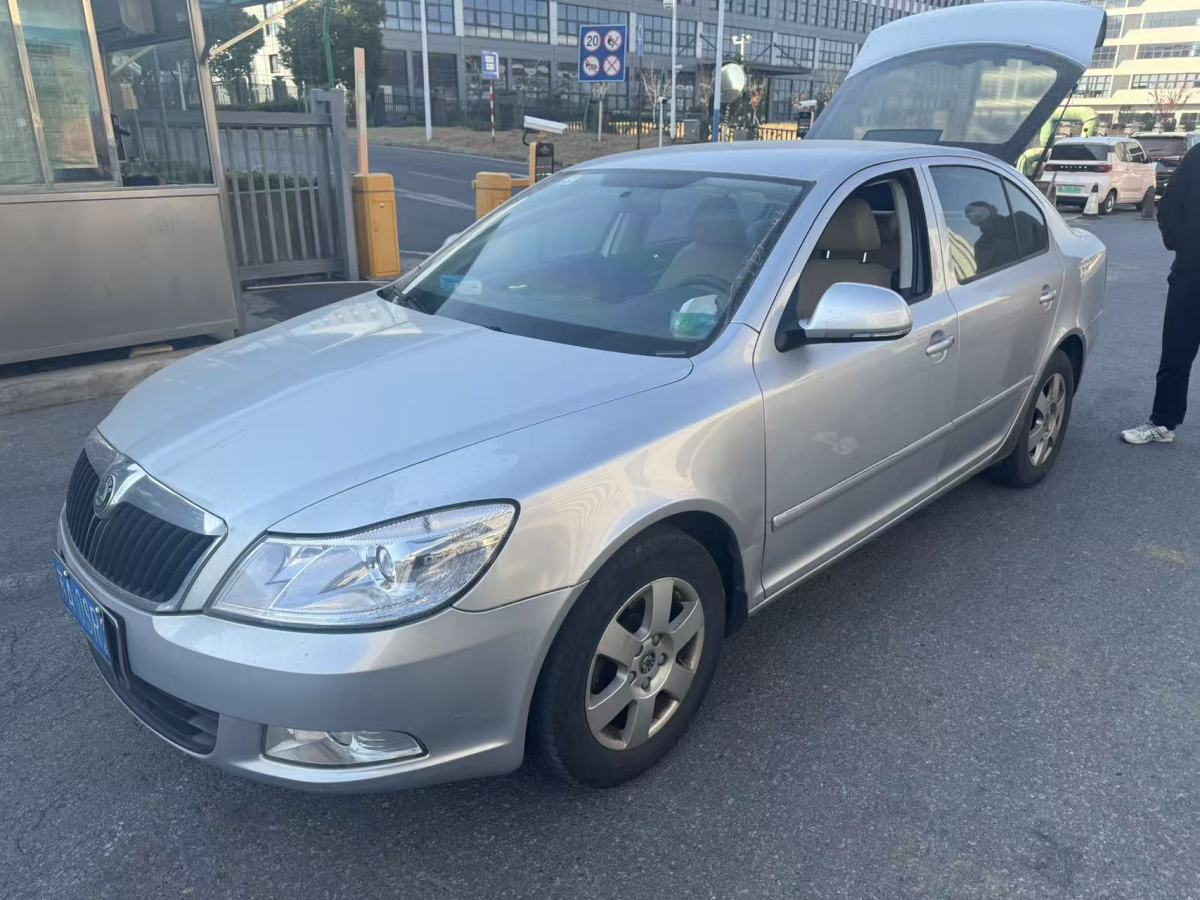 Skoda 2012 car image 