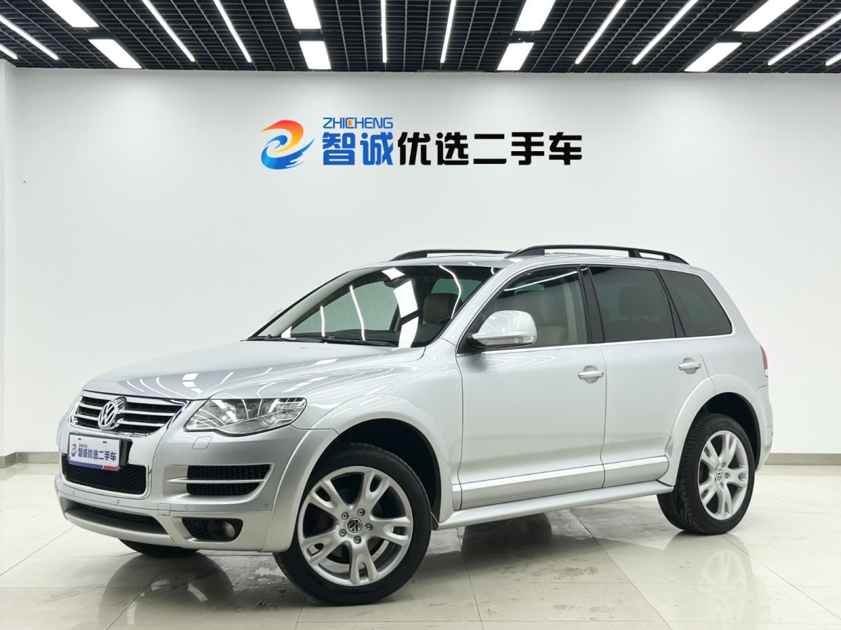 Volkswagen Touareg 2010 car image 