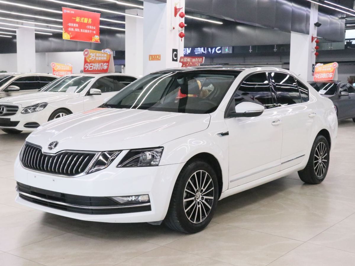 Skoda Octavia 2020 car image 