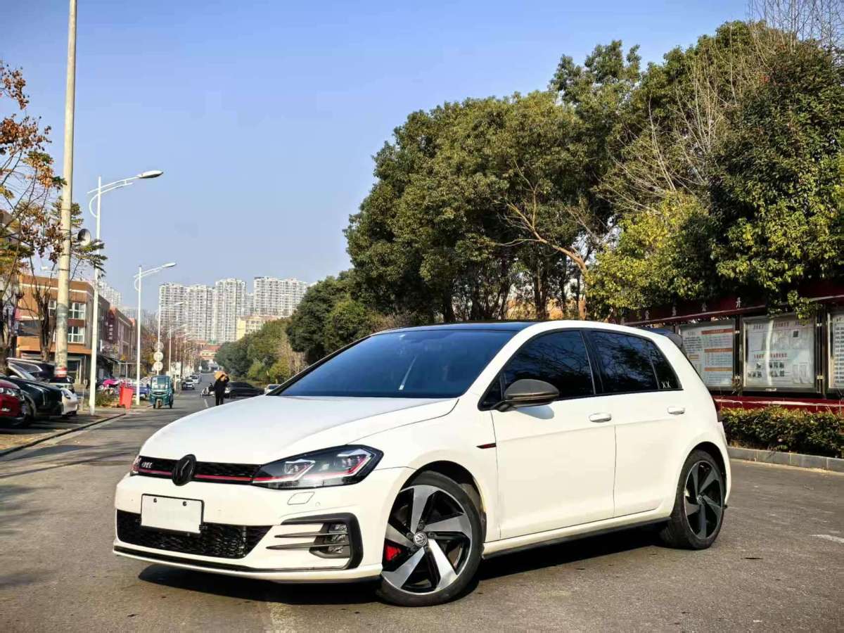 Volkswagen 2019 Volkswagen 2019 car image