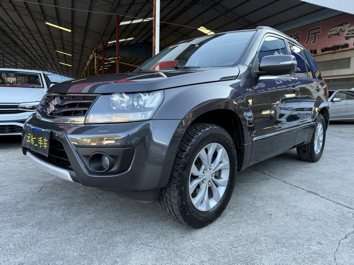 Suzuki Grand Vitara 2012 汽车图片 