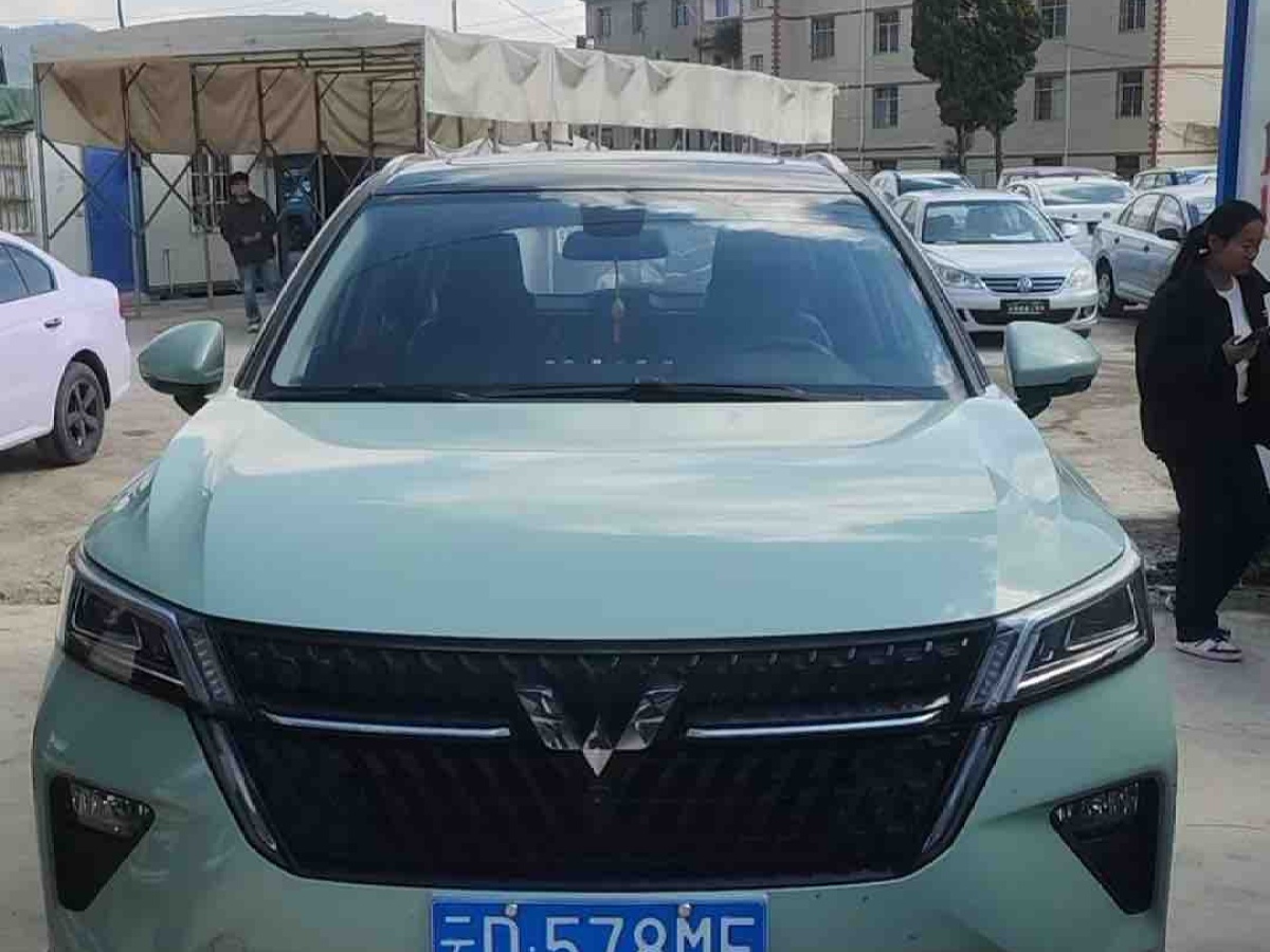 Wuling Asta 2021 car image 