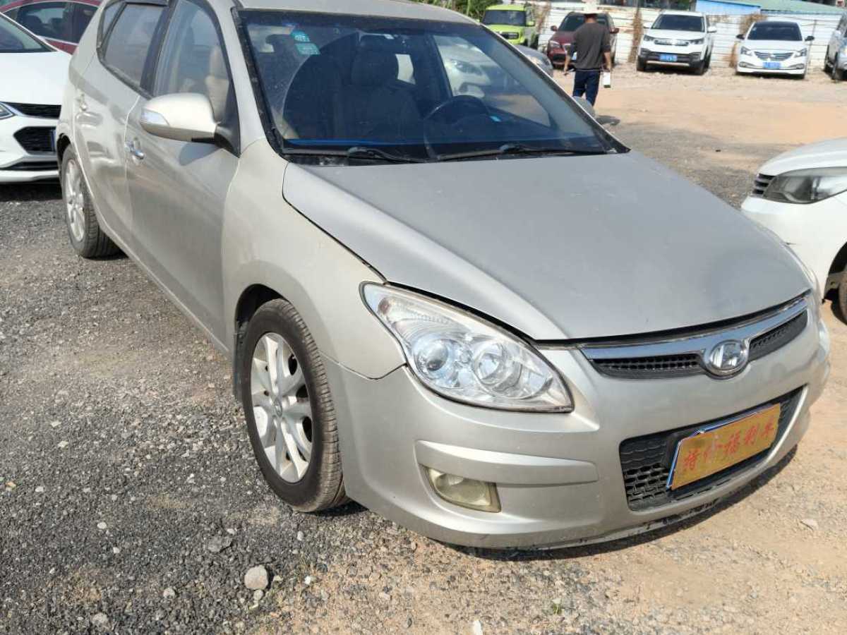 Hyundai i30 2010 car image 