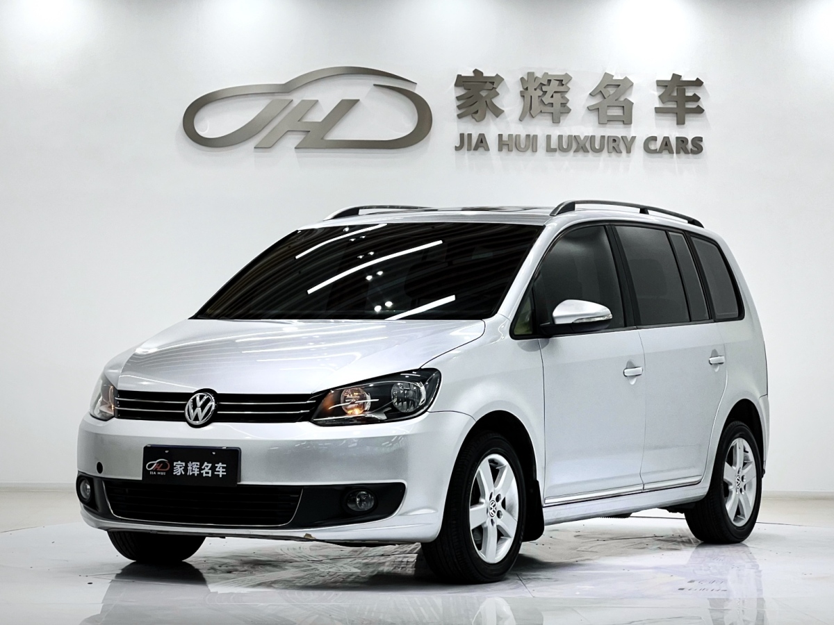 Volkswagen Touran 2012 car image 