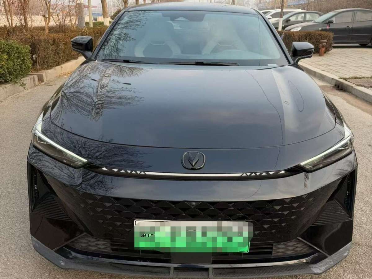 Changan UNI-V iDD 2024 car image 