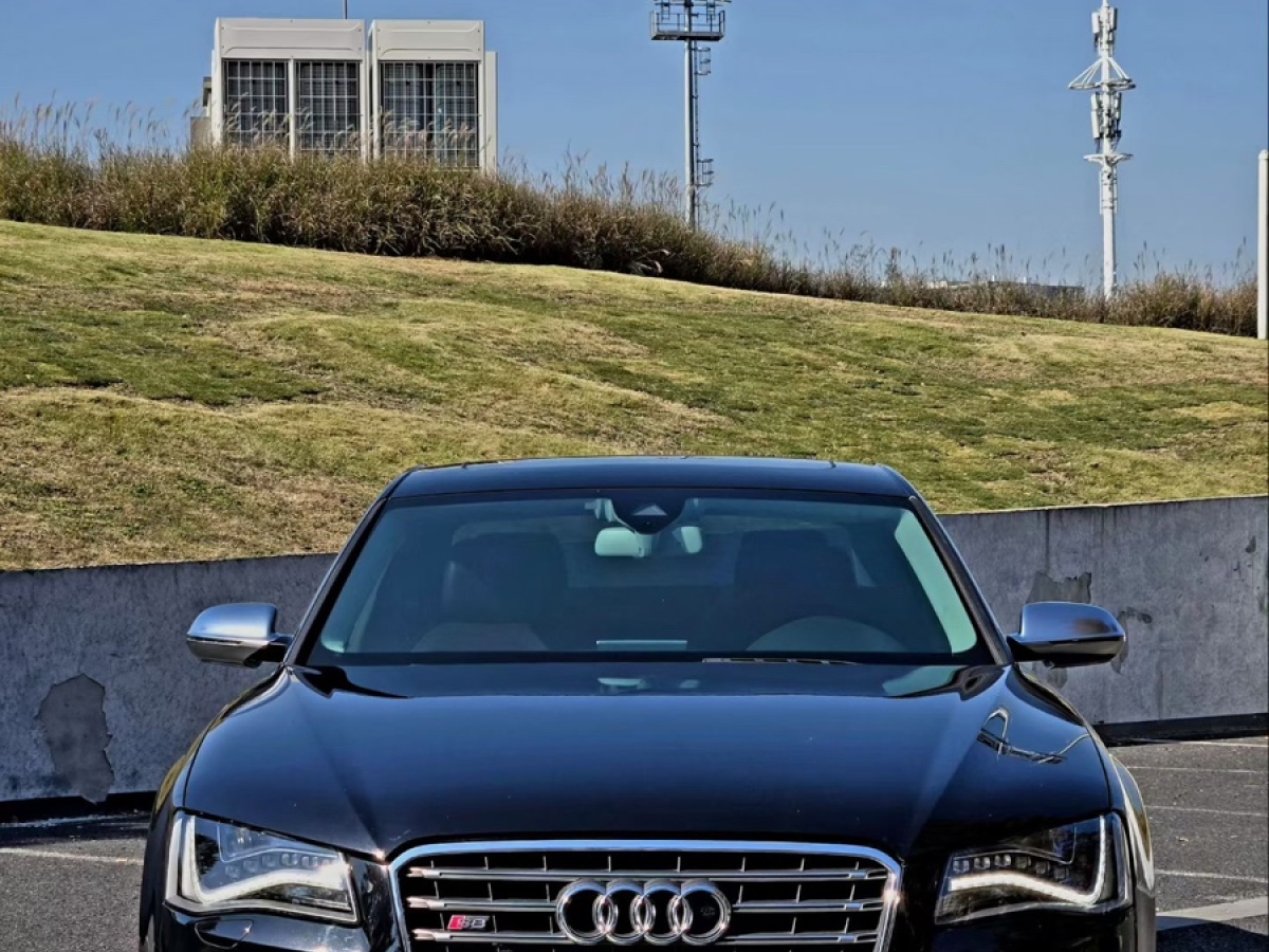 Audi S8 2013 car image 
