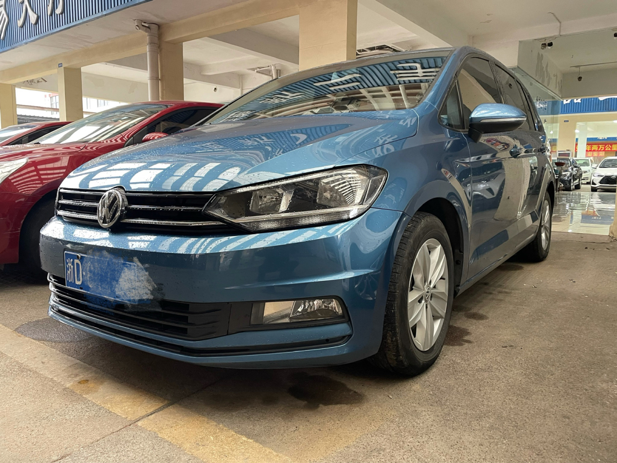Volkswagen Touran 2020 car image 