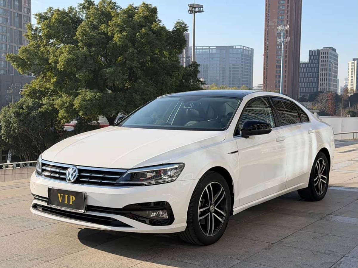 Volkswagen Lamando 2020 Volkswagen Lamando 2020 immagine di auto