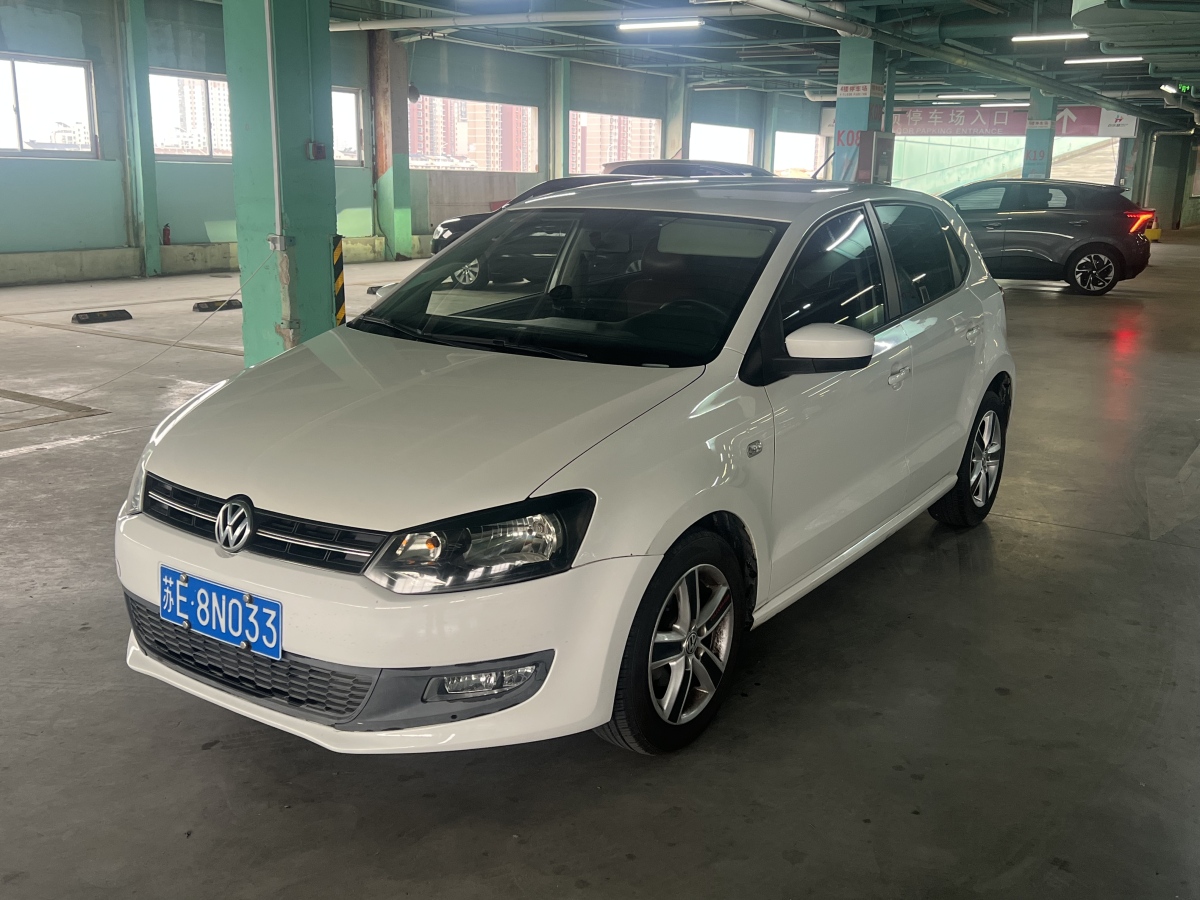 Volkswagen Polo 2012 Volkswagen Polo 2012 car image