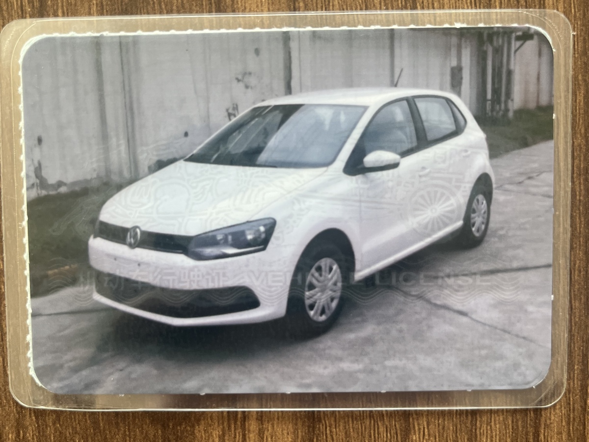 Volkswagen Polo 2014 Volkswagen Polo 2014 car image
