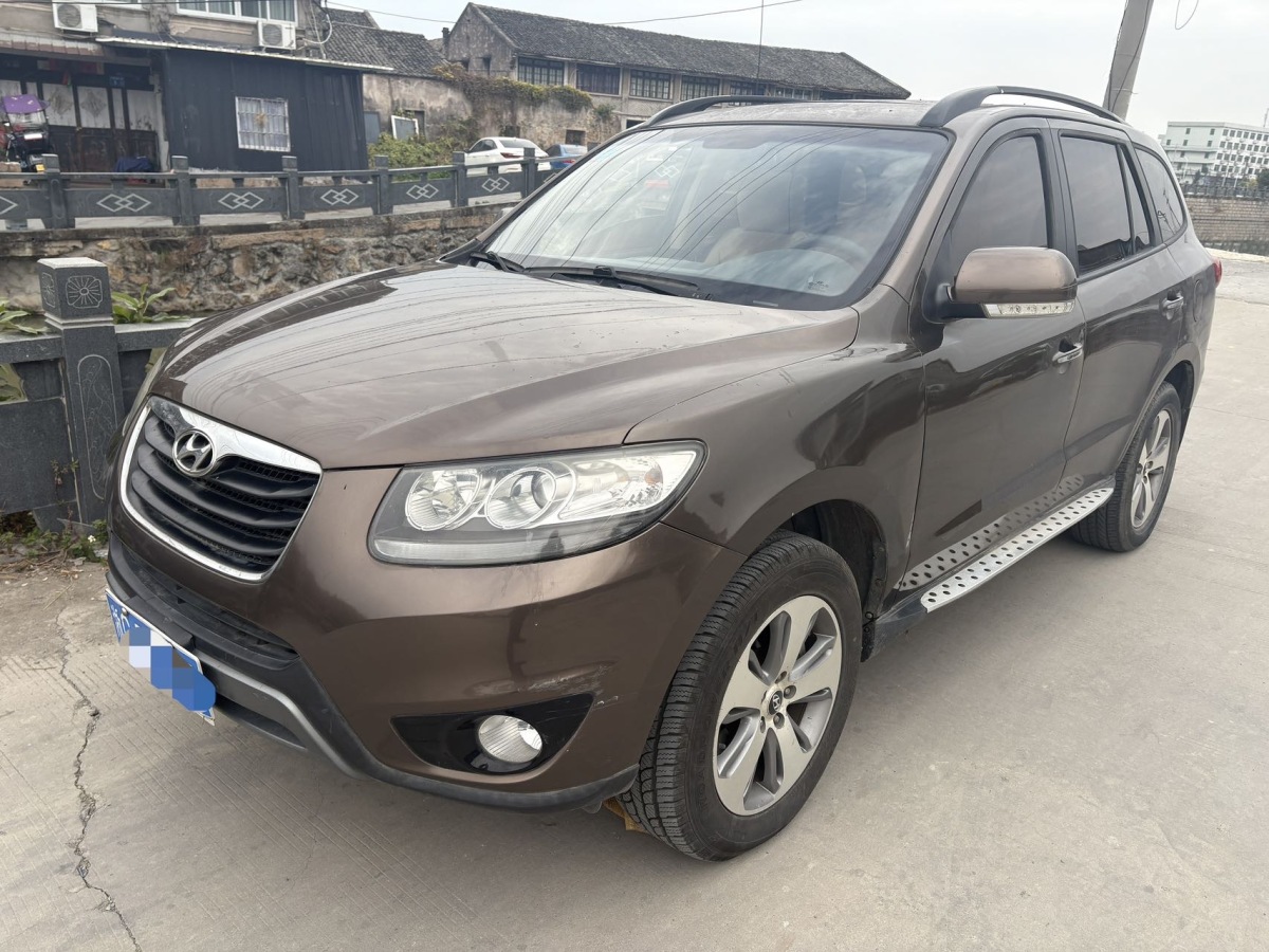 Hyundai Santa Fe Classic 2012 car image 