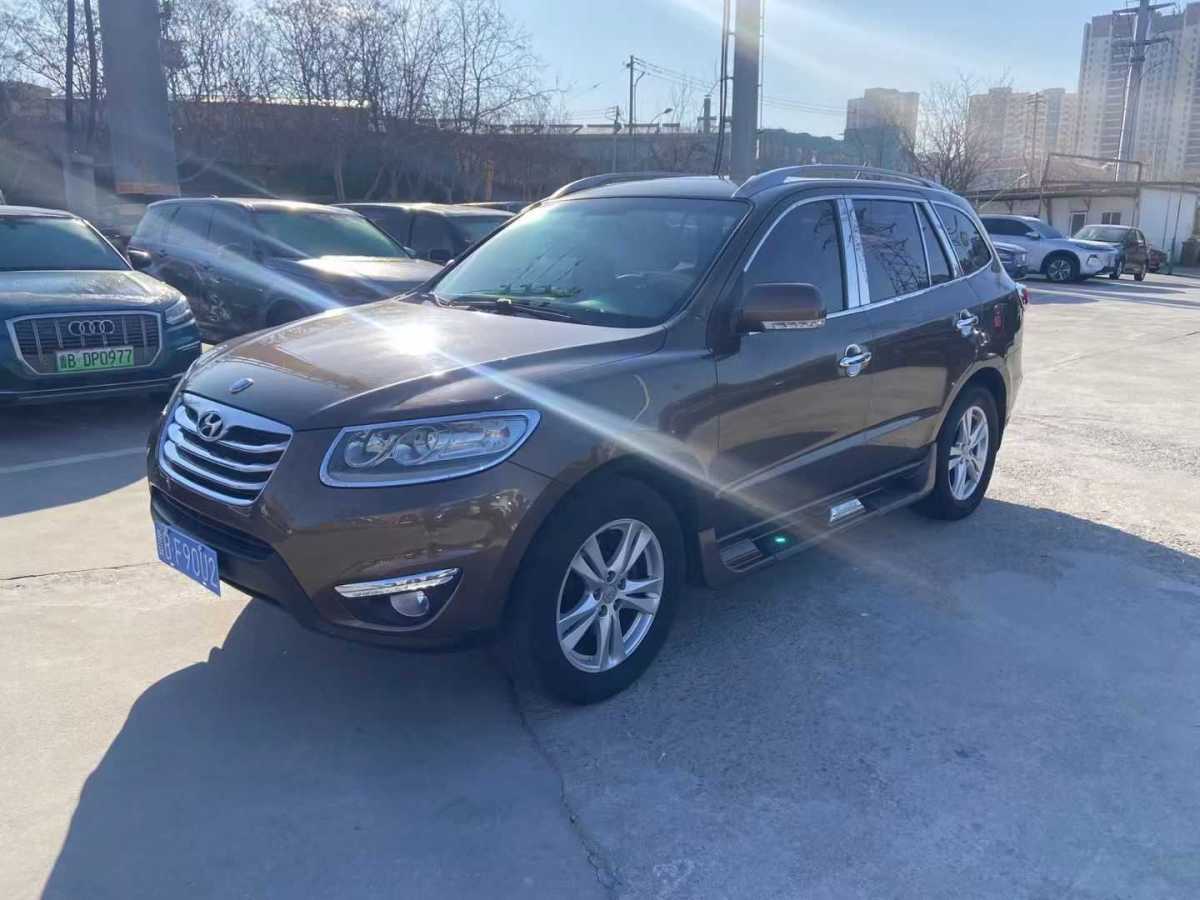 Hyundai Santa Fe Classic 2010 car image 