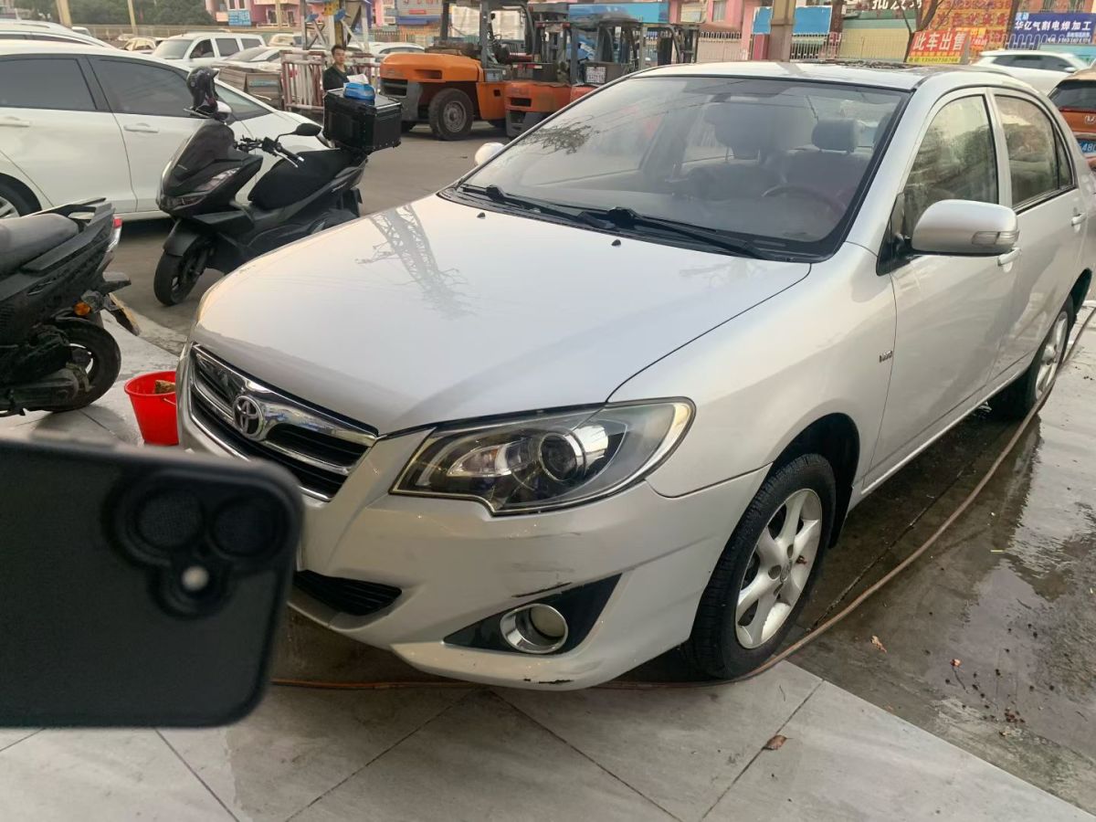 Toyota Corolla (Classic) 2013 Toyota Corolla (Classic) 2013 immagine di auto