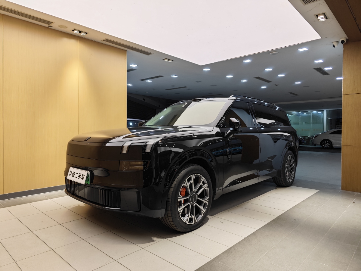 Lynk & Co 900 2025 car image 